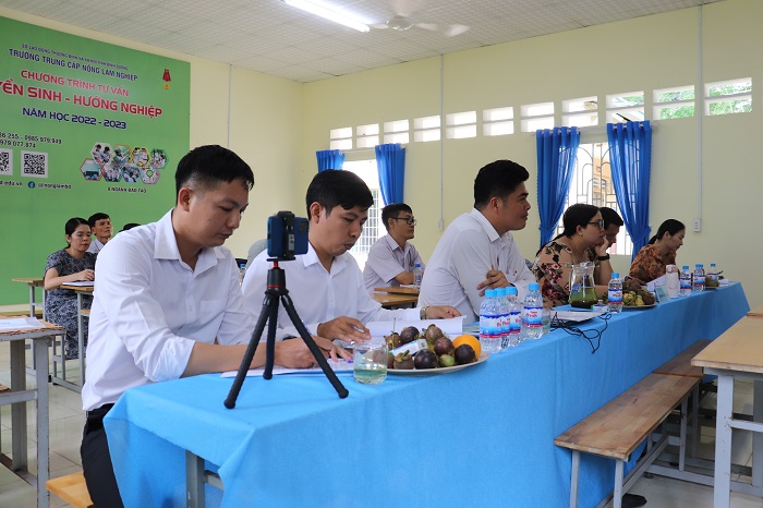 Hoàn thành đánh giá năng lực sư phạm cho 02 giáo viên mới